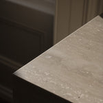 Close-up of Travertino Classico VC showing soft beige veining, natural pores and tonal variation.